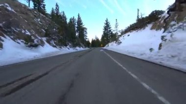 Karlı Dağ Otoyolu Plaka Önden Görünüm 8 Kaliforniya ABD