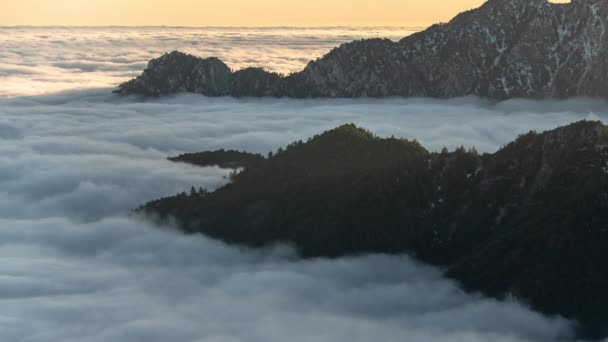 Sonnenaufgang Meer Der Wolken Über Berggipfel Zeitraffer Kalifornien Usa Kippt — Stockvideo