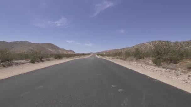 Körning Mall Desert Road Mojave Kalifornien Bakre View Time Lapse — Stockvideo