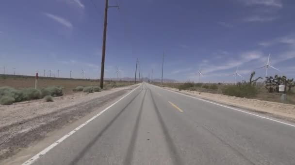 Modèle Conduite Parc Éolien Mojave Californie États Unis Vue Arrière — Video