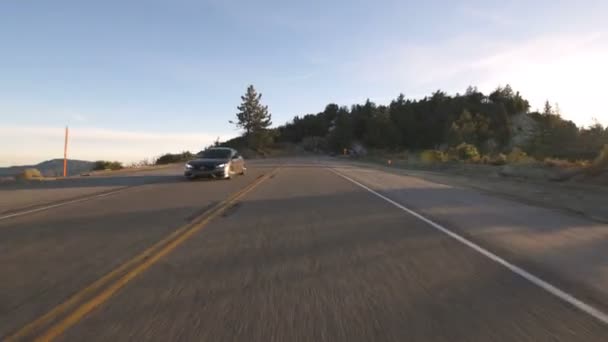 Sunset Winter Mountain Highway Driving Plate Californië Verenigde Staten — Stockvideo