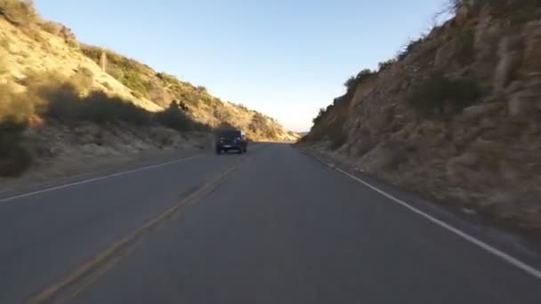 Sunset Winter Mountain Highway Οδήγηση Πλάκα Καλιφόρνια Ηπα — Αρχείο Βίντεο