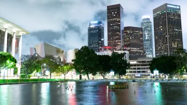 Los Angeles Downtown Skyline Water Reflections Time Lapse Tilt — стокове відео