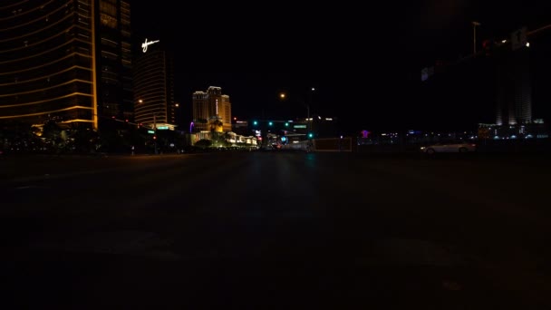超速驾驶拉斯维加斯大道南行2号内华达州之夜 — 图库视频影像