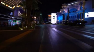 Las Vegas Strip Strip Plaka Sürüşü Nevada 'daki Caesars Palace' da 11 Gece 'de güneye gidiyor.