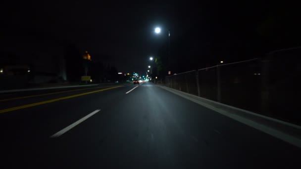 驾驶平板浅色焦点洛杉矶圣莫尼卡大道西行5号 位于美国加利福尼亚州贝弗利山市 — 图库视频影像