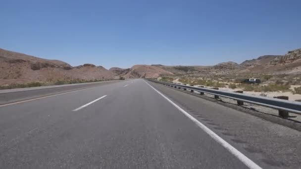 沙漠公路峡谷驾驶模版前景3加州美国 — 图库视频影像
