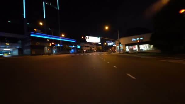 Sürücü Plakası Sığ Odaklı Los Angeles Günbatımı Doğu Şeridi Doheny — Stok video