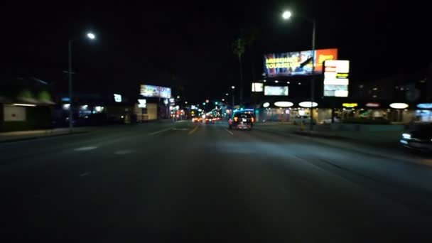 Драйвинг Плита Shallow Focus Hollywood Sunset Blvd Westbound Гарднер Сент — стоковое видео