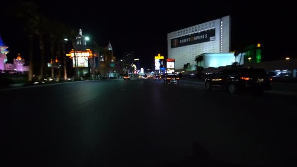Las Vegas Strip Driving Plate Northbound Night Excalibur Nevada Usa — Stock video