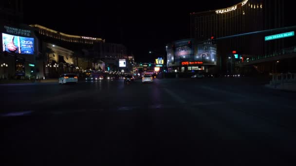 Las Vegas Strip Driving Plate Southbound Bei Nacht Auf Treasure — Stockvideo