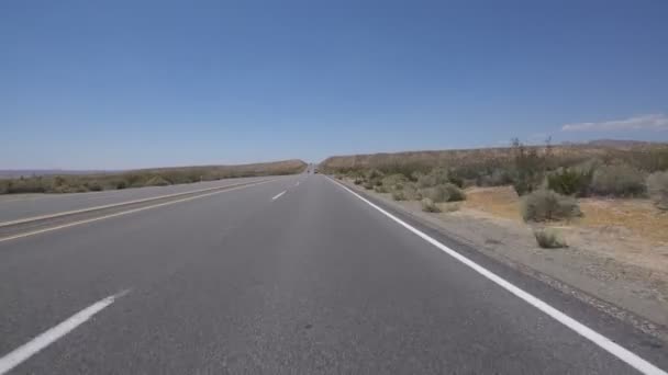 Desert Highway Πρότυπο Οδήγησης Front View Καλιφόρνια Ηπα — Αρχείο Βίντεο