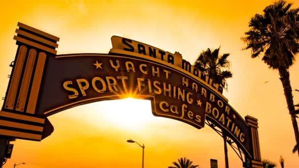 Santa Monica Pier Sunset Time Lapse Pier Sign Gate — 비디오