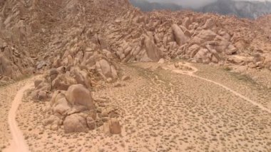 Sierra Nevada Dağlarının Hava Çekimi Rocky Kanyonu California İleri Eğil