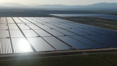 Kaliforniya 'da Yenilenebilir Enerji Güneş Enerjisi Santrali