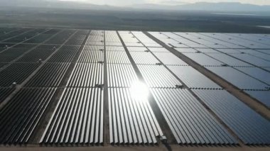 Kaliforniya 'daki Yenilenebilir Enerji Güneş Enerji Santrali ABD Sağ Eğilim