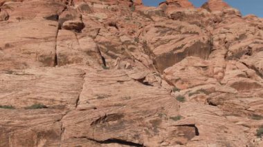Red Rock Canyon Nevada ABD 'de Kaya oluşumunun Dolly Shot' u.