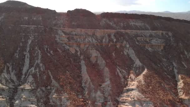 Aerial Shot Sandstone Rock Formation Mojave Desert California Elevate Reveal — Vídeo de stock