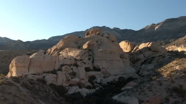 Luchtfoto Van Red Rock Canyon Nevada Desert Usa Forward Elevate — Stockvideo