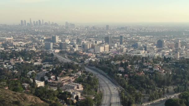Aérea Establecer Disparo Los Ángeles Hollywood Hacia Atrás — Vídeos de Stock