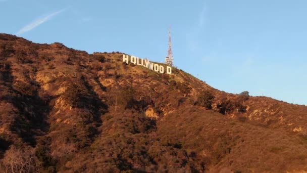 Hollywood Sign Sunset Aerial View Wide Shot Forward Elevate — стокове відео