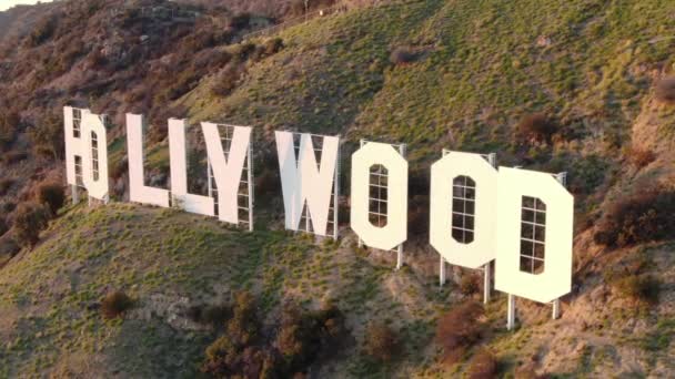 Hollywood Sign Coucher Soleil Vue Aérienne Zoom Out Orbite Gauche — Video