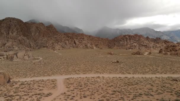 Foto Aérea Whitney Tiempo Tormentoso Vista Desde Lone Pine California — Vídeos de Stock