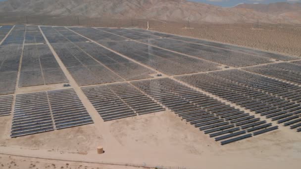 Plantas Energía Solar Desierto Mojave California Aerial Shot Right — Vídeos de Stock