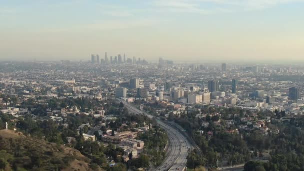 Aérea Establecer Disparo Los Ángeles Desde Hollywood Hacia Adelante — Vídeos de Stock