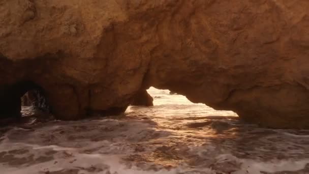 Dolly Shot Malibu Arch Rocks Sea Caves Sunset California Usa — Video