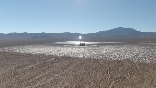 Kaliforniya Daki Dünya Nın Büyük Güneş Enerjisi Santrali Hava Çekimi — Stok video