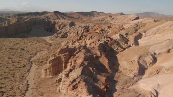 Colpo Aereo Arenaria Formazione Rocciosa Nel Deserto Canyon Orbita Sinistra — Video Stock