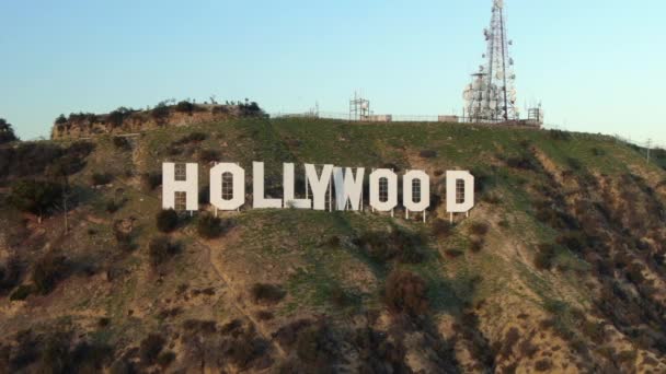 Hollywood Zeichen Sonnenuntergang Luftaufnahme Umlaufbahn Rechts — Stockvideo