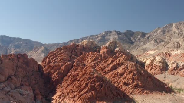 Luchtfoto Van Red Rock Canyon Nevada Desert Usa Descend — Stockvideo