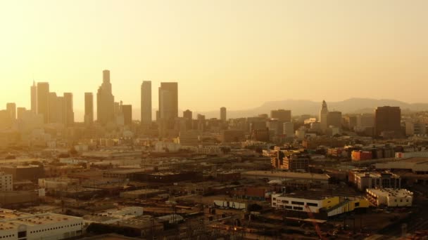 Flygfoto Los Angeles Downtown Sunset Skyline Och Stadshuset Vänster — Stockvideo