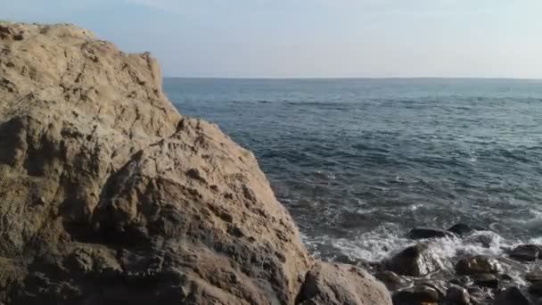 Crane Jib Shot Malibu Arch Rocks Shore — стокове відео