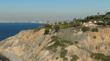 Los Angeles ve Palos Kıyı Şeridine Karşı Soldan Vurulan Kuruluş