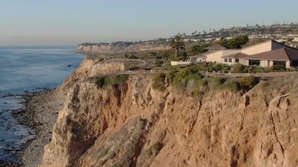 パロス フェルデス カリフォルニアのポイント ヴィンセントの空中射撃左 — ストック動画