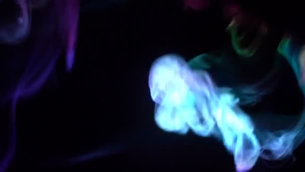 烟紫色绿圈的特写镜头 — 图库视频影像