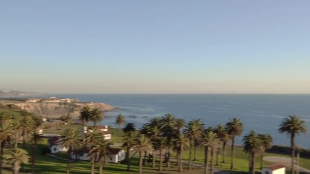 Vuurtorenpunt Vanuit Lucht Vincent Palos Verdes California Zoom Uit Baan — Stockvideo