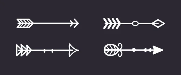 Flecha tribal vectorial en nuevo estilo moderno. Flechas de pizarra mano iconos dibujados conjunto . — Vector de stock