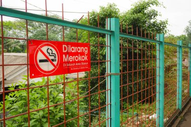 Sigara İçilmez işareti çit Endonezya