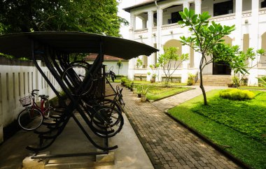 Semarang Endonezya'da Lawang Sewu fotoğraf, Bisiklet park yeri