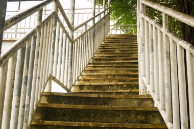 Yaya Köprüsü veya üst geçit fotoğraf Depok Endonezya'da alınan merdiven
