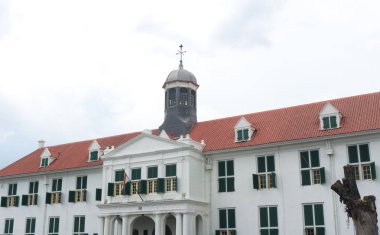 Kota Tua bina müze olarak Jakarta Endonezya'da arka plan fotoğraf gökyüzü temizleyin