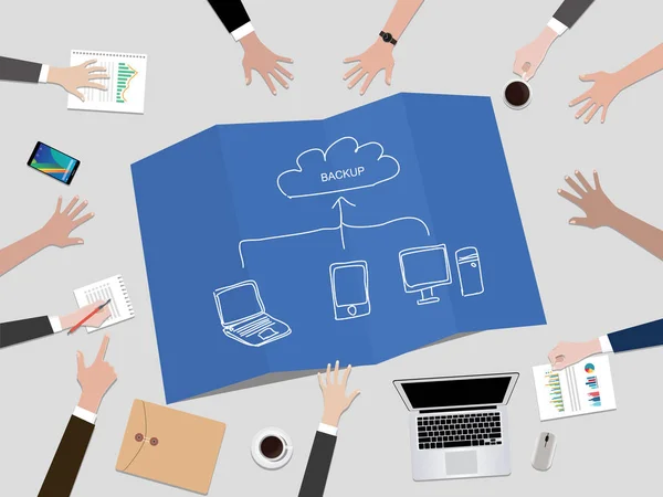 Chmury ilustracja koncepcja kopia zapasowa danych koncepcja usługi z rąk pracy zespołowej razem na szczycie tabeli wektor — Wektor stockowy