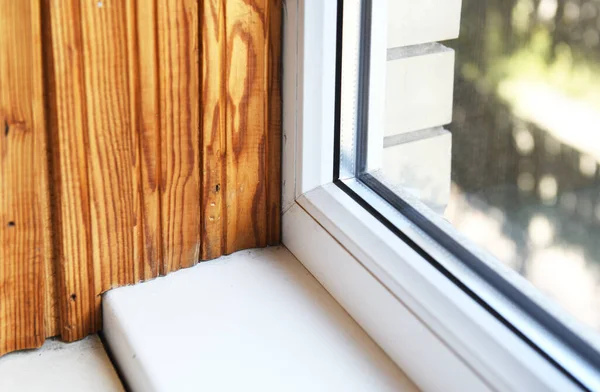 Close Van Een Raam Met Dubbel Glas Tussen Een Balkon — Stockfoto