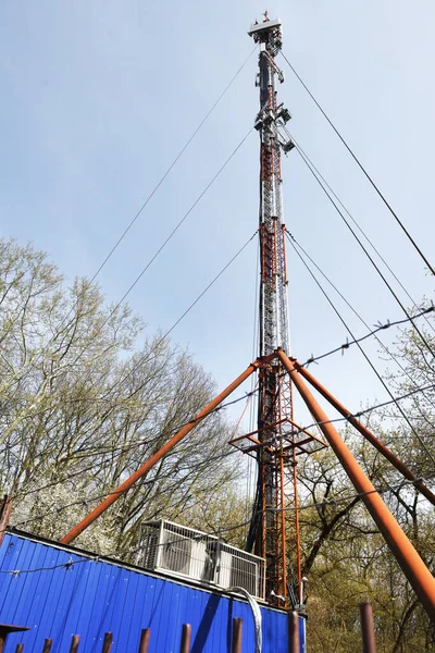 Paneel Antenne Mobiele Communicatie Achtergrond Blauwe Hemel Telecommunicatie Antenne Statief — Stockfoto