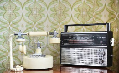 MINSK BELARUS-22.04.2020: Taşınabilir radyo alıcısı 