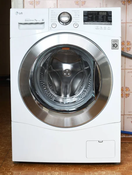 Minsk Belarus 2020 Washing Machine F12A8Hd 7Kg Installed Apartment — Stock Photo, Image